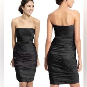 Monique Lhuillier bridesmaid dress sz 8 black midi strapless ruched chiffon EUC
